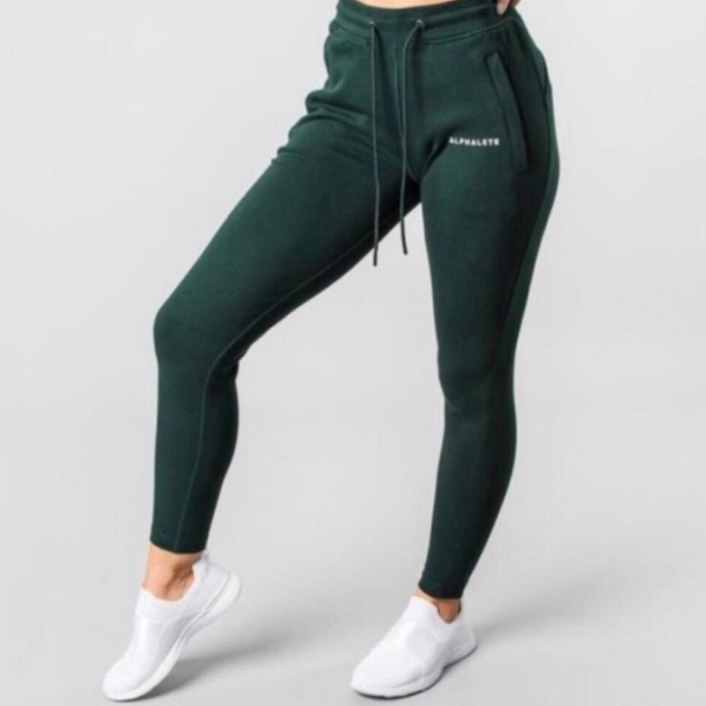 ALPHALETE WOMEN’S JOGGERS - FOREST GREEN